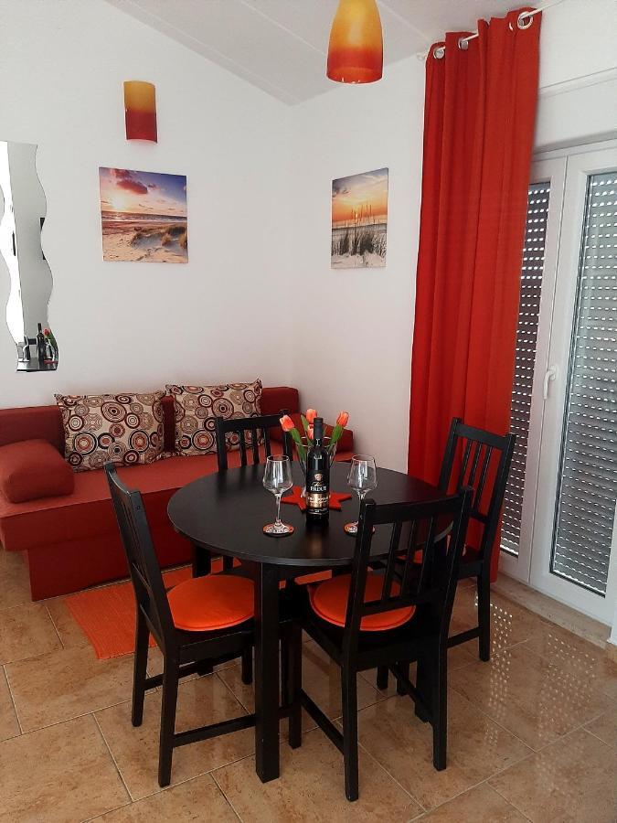 Apartment Enis Барбарига Екстериор снимка