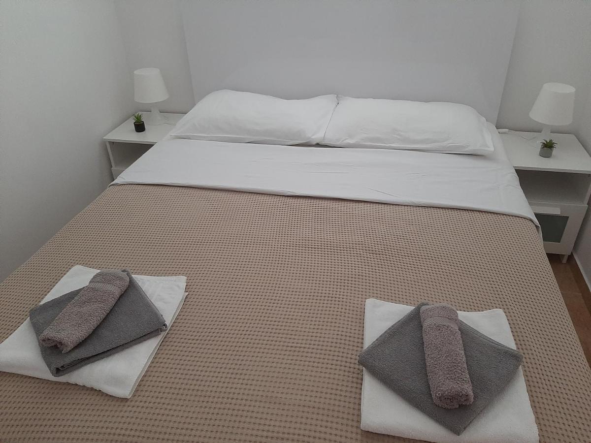 Apartment Enis Барбарига Екстериор снимка