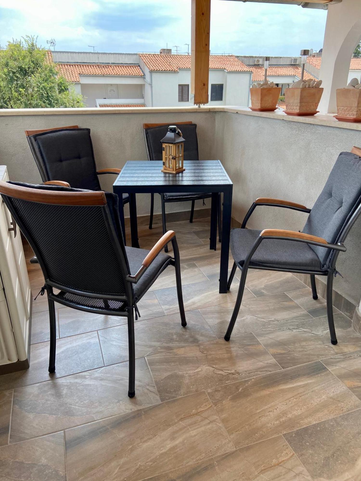 Apartment Enis Барбарига Екстериор снимка